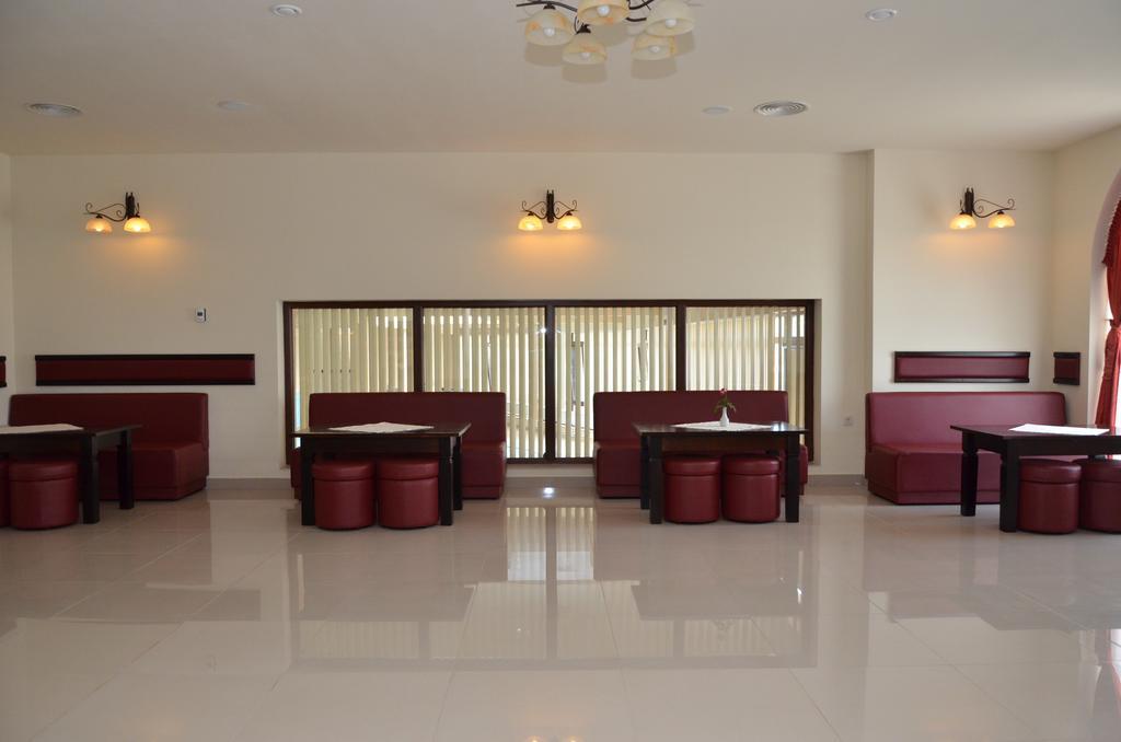Hotel Restaurant La Conac Botiz Exterior photo